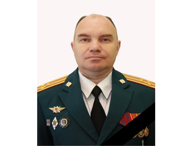 Личным составом военного института отданы воинские почести умершему полковнику в отставке Кириченко Роману Владимировичу