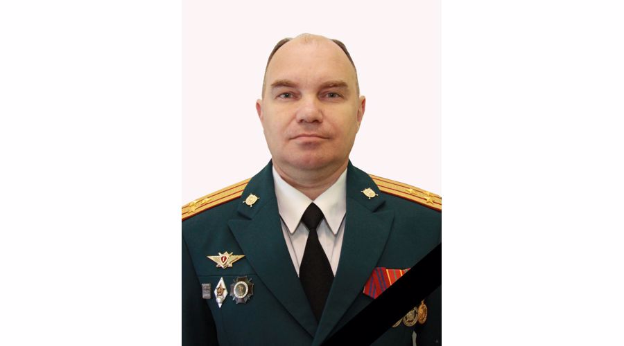 Личным составом военного института отданы воинские почести умершему полковнику в отставке Кириченко Роману Владимировичу
