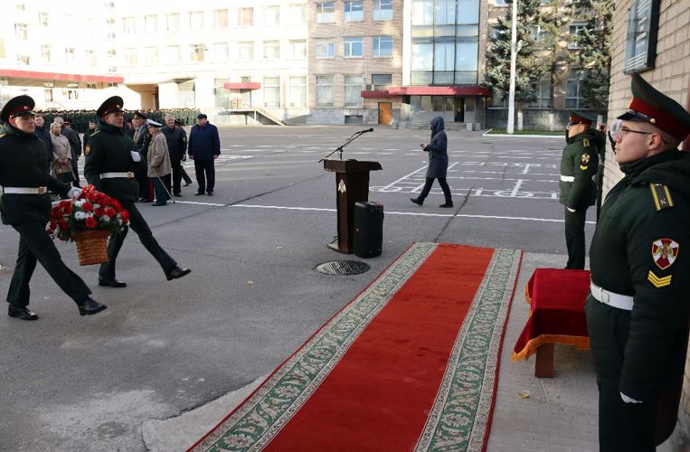 ОТКРЫТИЕ ПАМЯТНОЙ ДОСКИ ВЫПУСКНИКУ ВОЕННОГО ИНСТИТУТА ГЕНЕРАЛ-ПОЛКОВНИКУ ТОПЧЕМУ СЕРГЕЮ СТЕПАНОВИЧУ
