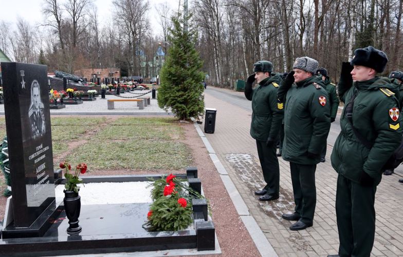 Память Героя Советского Союза полковника Ашика Михаила Владимировича 