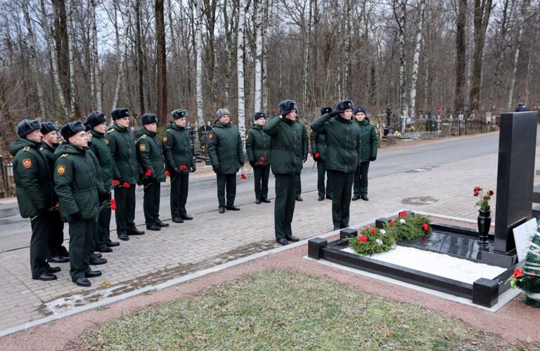 Память Героя Советского Союза полковника Ашика Михаила Владимировича 