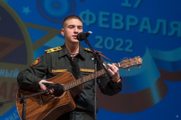 Выступают коллективы художественной самодеятельности