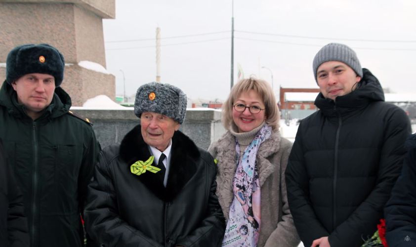 27 января 2022 года состоялась церемония возложения цветов на воинском мемориале «Лигово»