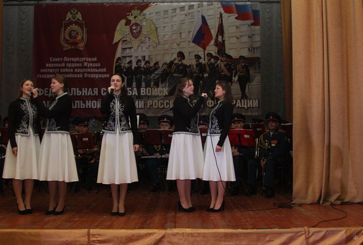 Празднуя 211-ю годовщину войск национальной гвардии