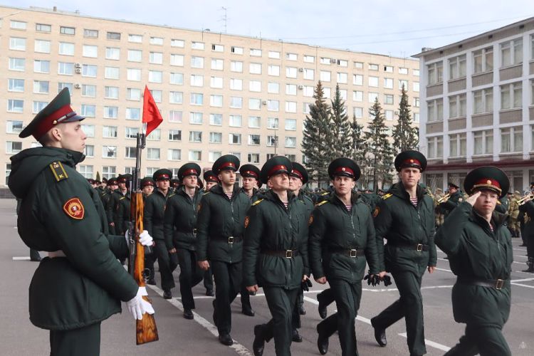 Строевой смотр в военном институте