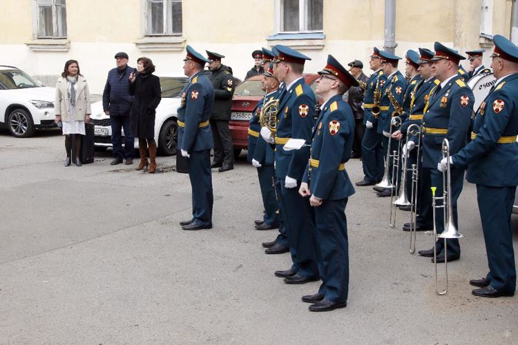 «Парад идет к ветерану»