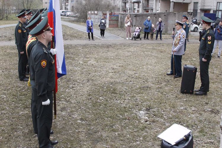 «Парад идет к ветерану»