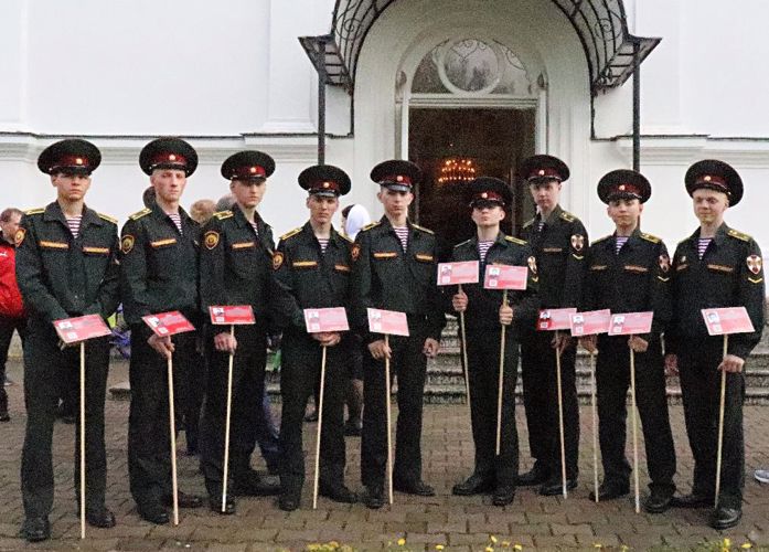 Посадка деревьев в саду Воинской Славы