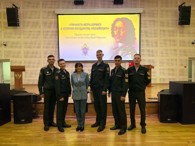 Победа курсантов военного института в командной викторине,  посвященной 350-летию со дня рождения Петра I