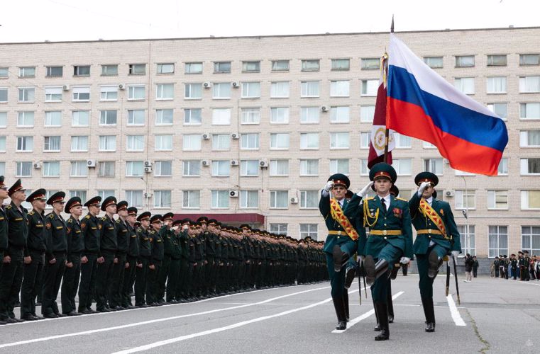 «Вчера курсанты – сегодня лейтенанты»