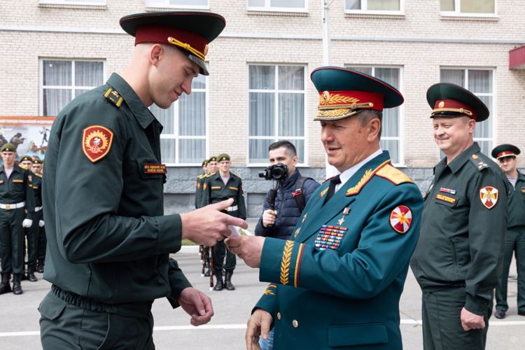 «Вчера курсанты – сегодня лейтенанты»