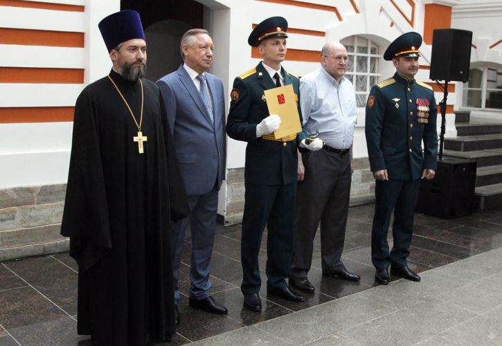 Награждение лучших выпускников вузов!