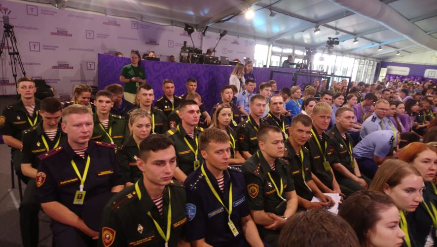 Офицеры Санкт-Петербургского военного ордена Жукова института Росгвардии участвуют в  форуме «Территория смыслов»