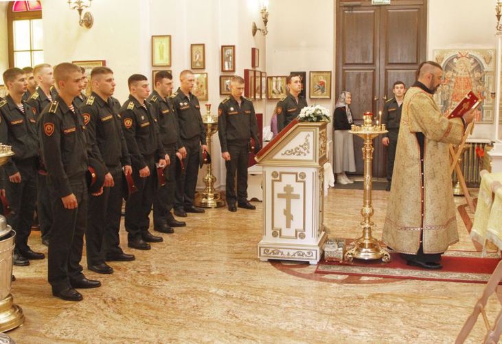 Богослужение в память о небесном покровителе Росгвардии - святом равноапостольном князе Владимире.
