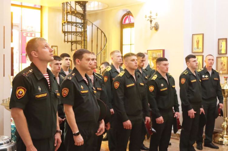 Богослужение в память о небесном покровителе Росгвардии - святом равноапостольном князе Владимире.