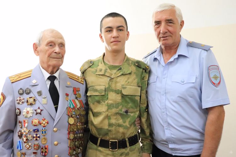 Встреча с ветераном Великой Отечественной войны полковником Владимиром Яковлевичем Слеповым