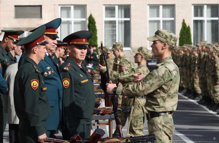 Ритуал вручения оружия