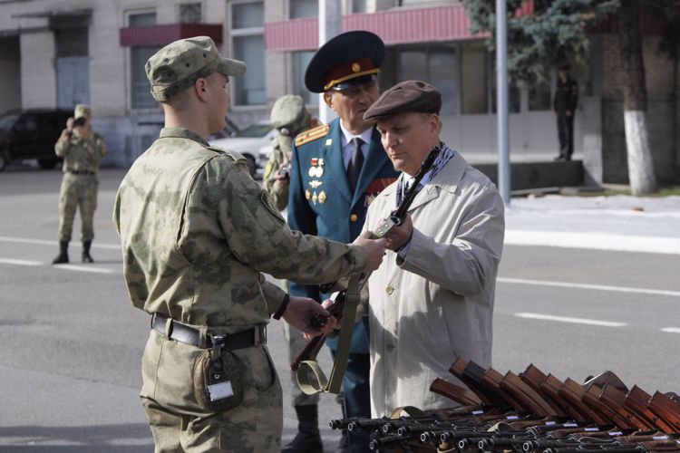 Ритуал вручения оружия