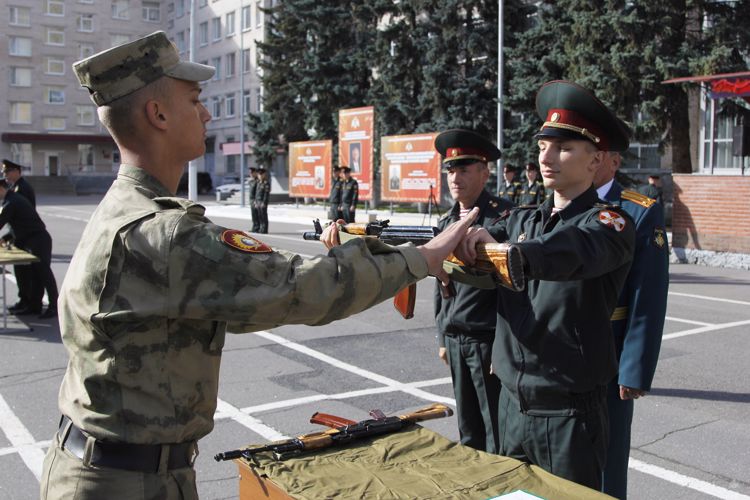 Ритуал вручения оружия