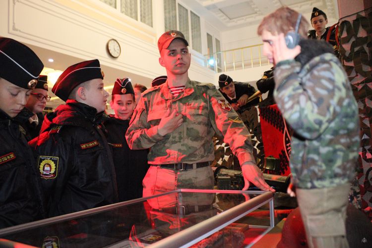 Выставка экспозиции «Под знаменем Победы» 