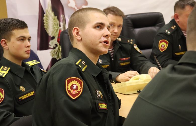 С кадетами – на связи