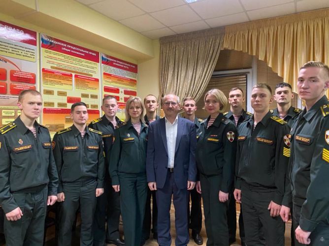 Заседание кружка военно-научного общества курсантов на кафедре гражданского права
