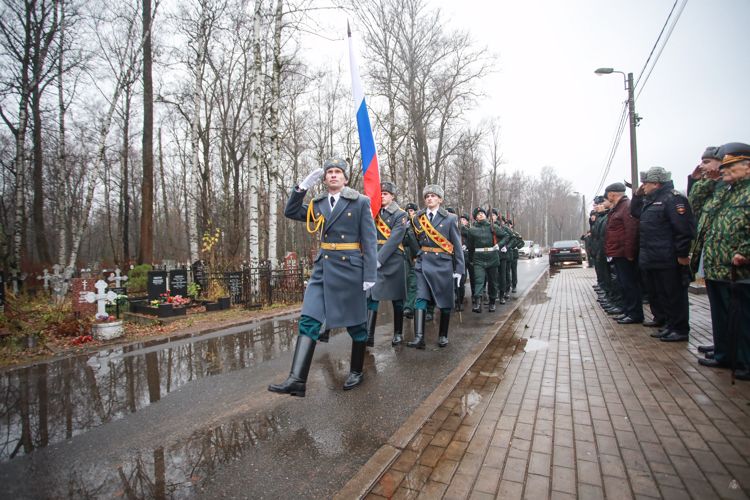 Памяти Героя Советского Союза   полковника Ашика Михаила Владимировича 