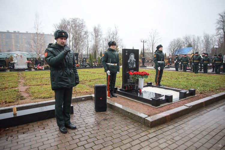Памяти Героя Советского Союза   полковника Ашика Михаила Владимировича 