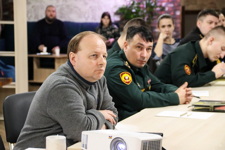 Участие профессорско-преподавательского состава и курсантов факультета (военно-политической работы) в конференции и круглом столе проведенных в Центре военно-патриотического воспитания  «Авангард» Ленинградской области