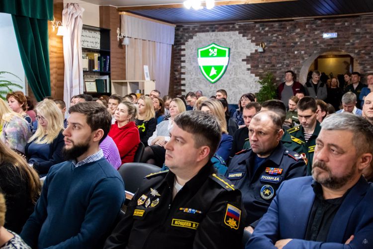Участие профессорско-преподавательского состава и курсантов факультета (военно-политической работы) в конференции и круглом столе проведенных в Центре военно-патриотического воспитания  «Авангард» Ленинградской области