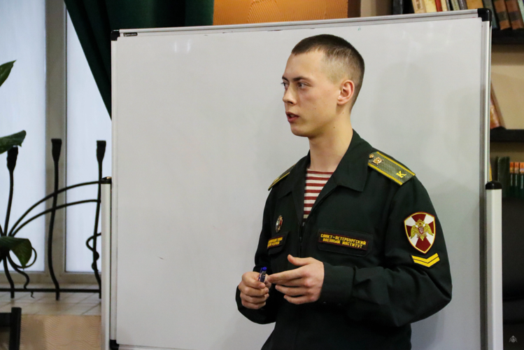 Участие профессорско-преподавательского состава и курсантов факультета (военно-политической работы) в конференции и круглом столе проведенных в Центре военно-патриотического воспитания  «Авангард» Ленинградской области