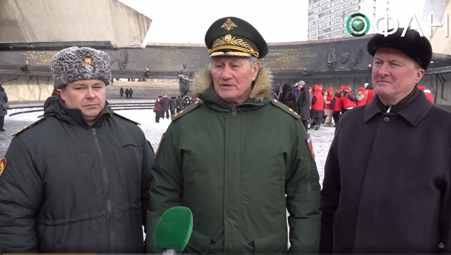 Торжественное возложение венков к Монументу Героическим защитникам Ленинграда