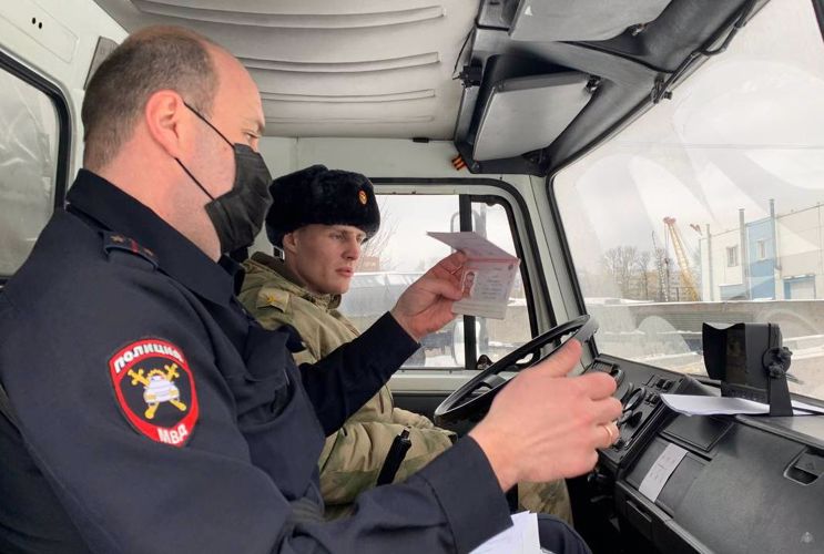Сдача экзаменов курсантами военного института в МРЭО ОГИБДД ГУМВД России по г.Санкт-Петербургу и Ленинградской области