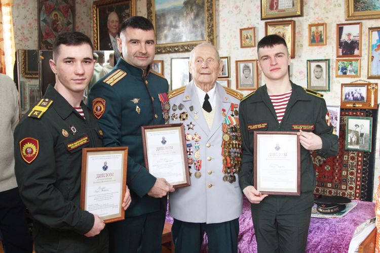 С Днем рождения, Уважаемый Владимир Яковлевич!