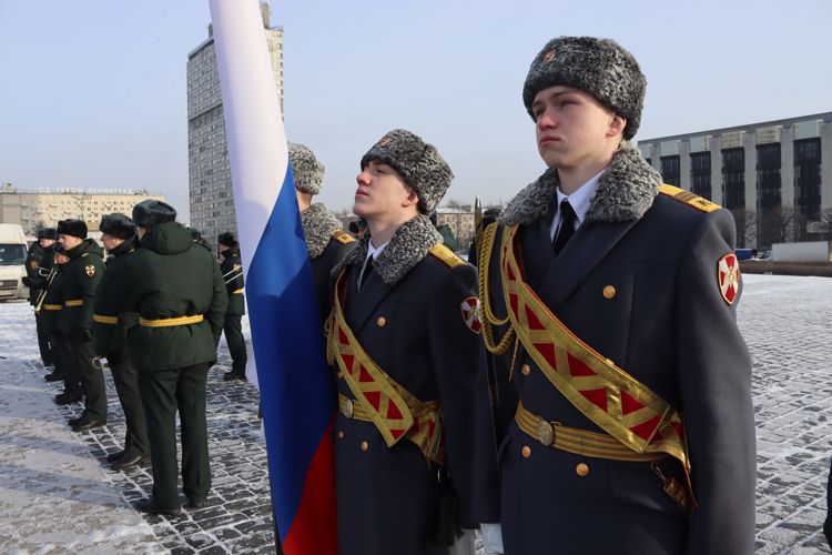 Торжественное возложение венков к Монументу Героическим защитникам Ленинграда