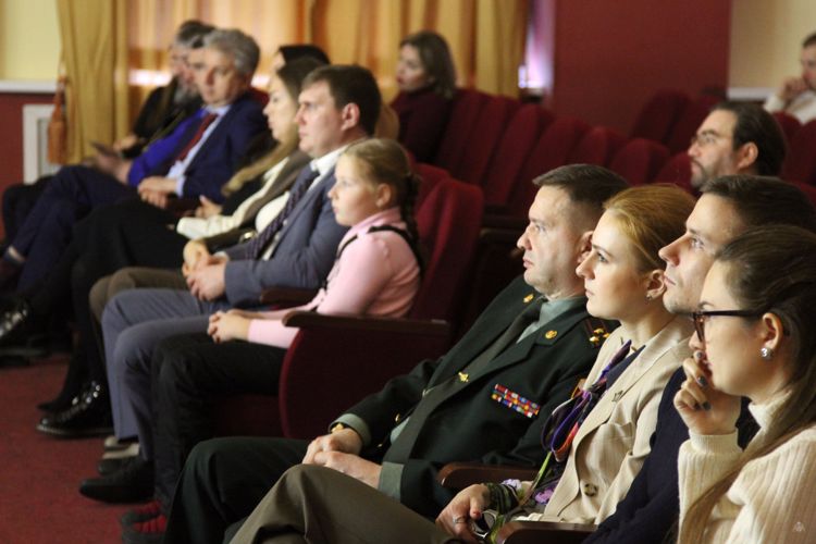 Депутат Госдумы Мария Бутина представила в военном институте спектакль «Тюремный дневник»