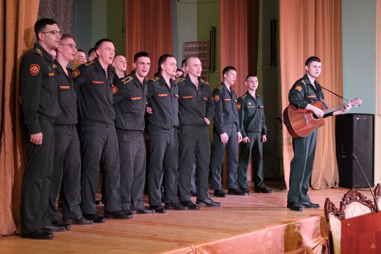 В главной роли - Игорь Петренко