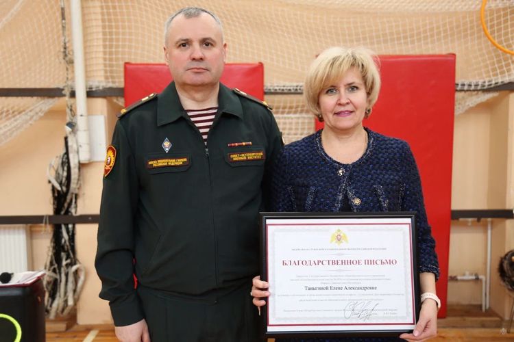 Для учащихся кадетских 5 классов Росгвардии и Следственного Комитета Российской Федерации отдел ВПР Санкт-Петербургского военного института провёл военно-спортивную эстафету.