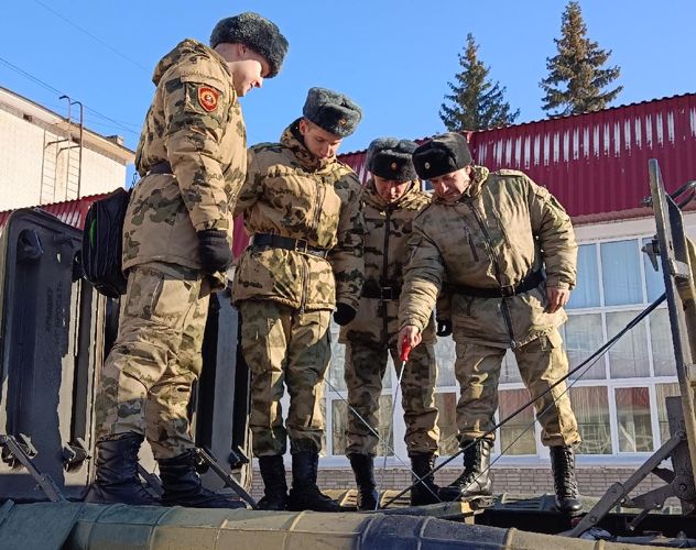 Проведены практические занятия на бронетанковом вооружении с курсантами 4 курса