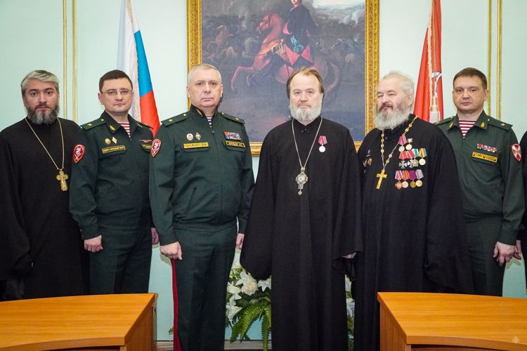 ТОРЖЕСТВЕННАЯ ПЕРЕДАЧА МОЩЕЙ ЧЕТЫРЕХ СВЯТЫХ