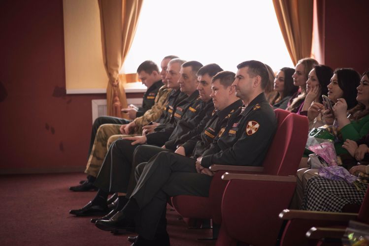 В военном институте прошёл праздничный концерт, посвящённый Международному женскому дню – 8 марта.