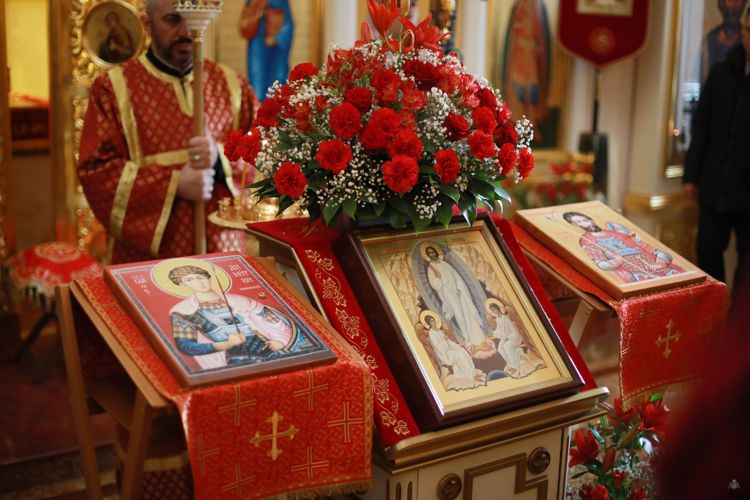 Передача святынь в храм св. Димитрия Донского