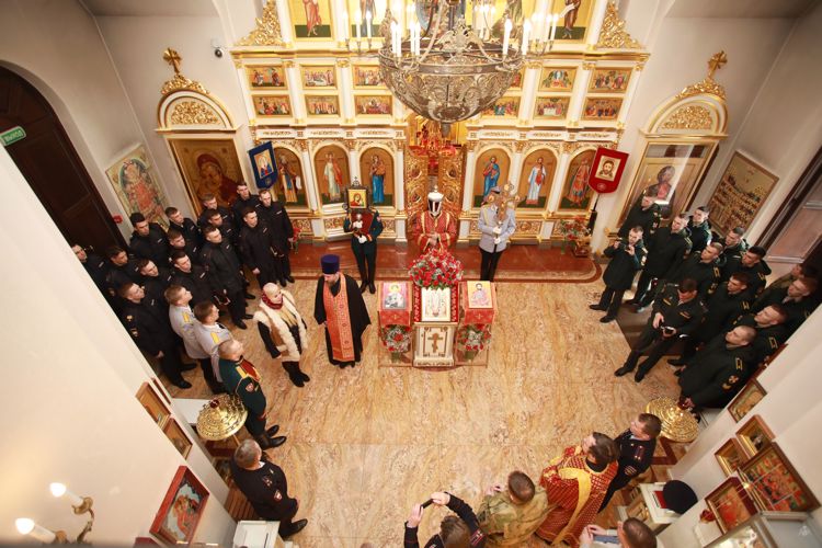 Передача святынь в храм св. Димитрия Донского