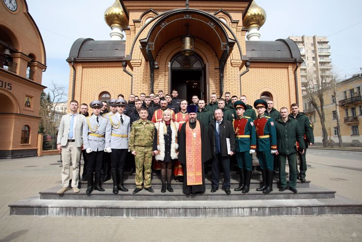 Передача святынь в храм св. Димитрия Донского