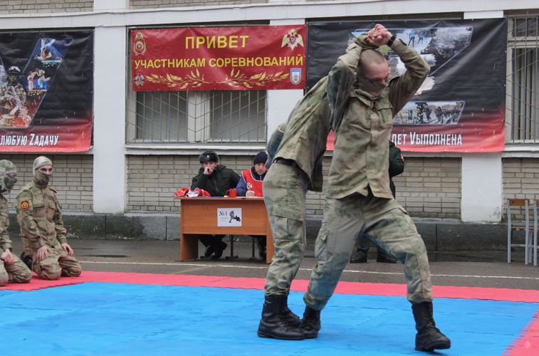 Спортивный праздник в военном институте 
