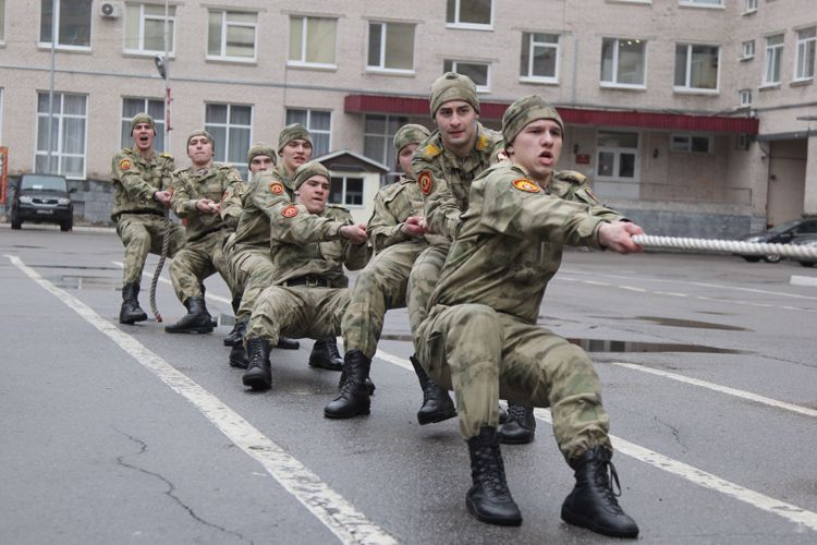 Спортивный праздник в военном институте 