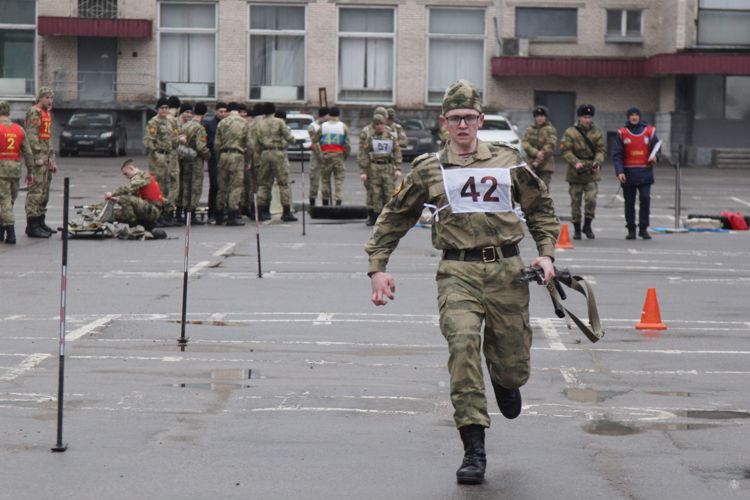 Спортивный праздник в военном институте 