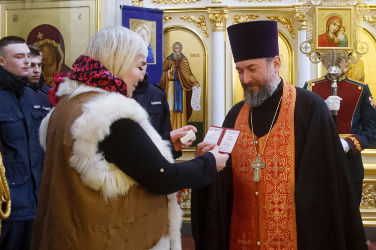 Передача святынь в храм св. Димитрия Донского