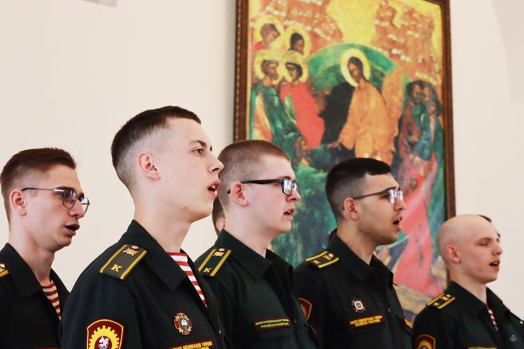 «Голосъ Гвардии» в Софийском соборе