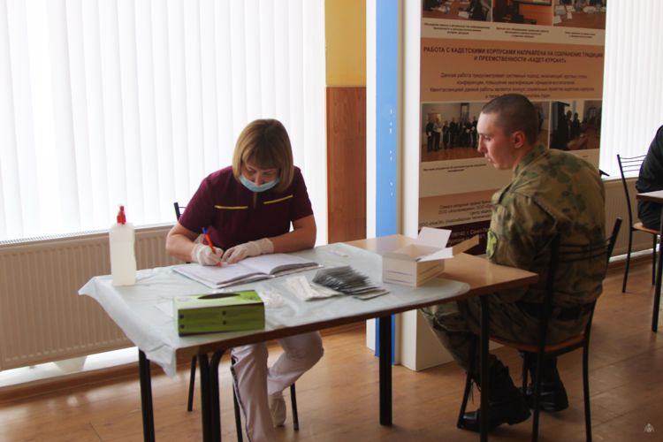 Приемная комиссия  в военном институте